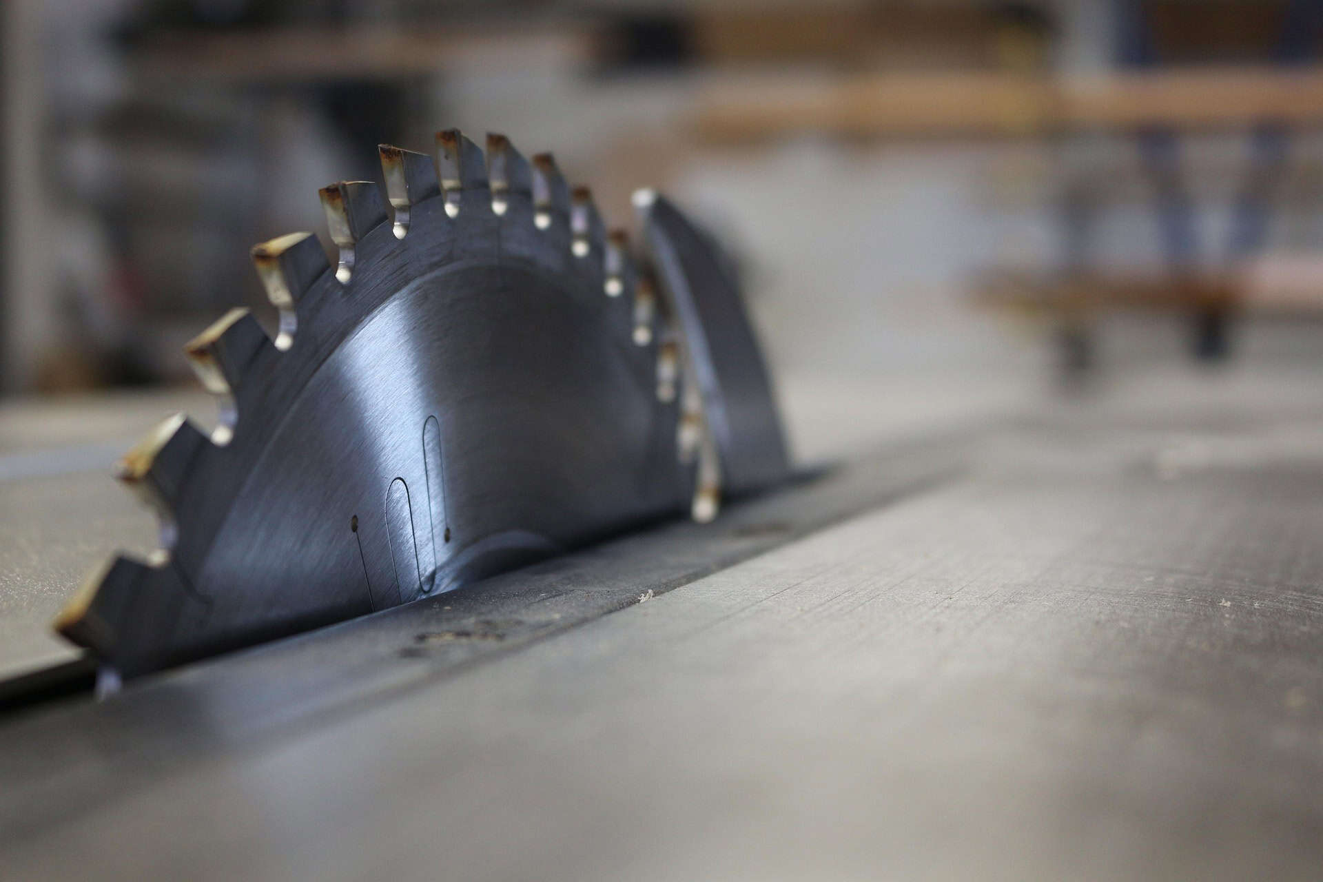 Professional table saw blade installed in a table saw with riving knife visible and background softly blurred.
Professional Table Saw Blades in Australia